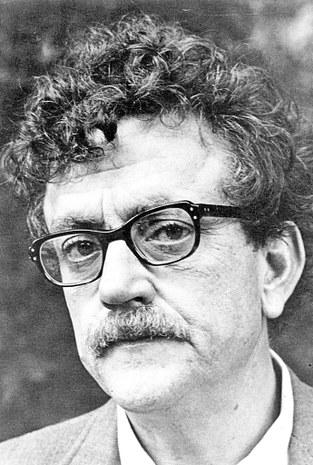 800px-Kurt_Vonnegut_1972.jpg