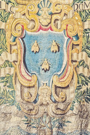 7. Tapiz con el escudo del papa Urbano VIII.jpg