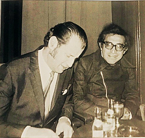 García Terrés y Monsiváis en Londres, 1972.jpg
