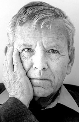 Amos_oz675.jpg