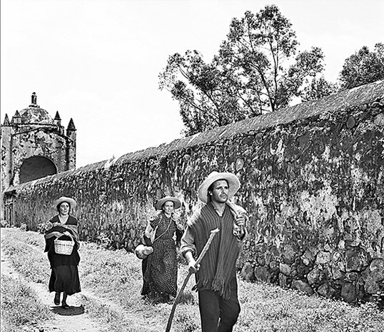 ÔÇ£Nazari╠ünÔÇØ, dirigida por Luis Bun╠âuel en 1958..jpg