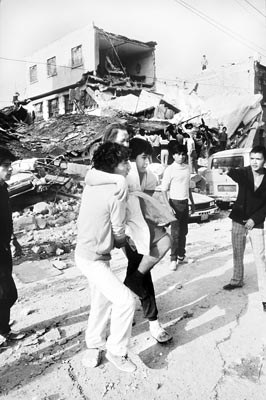 p-Costurera-terremoto.jpg
